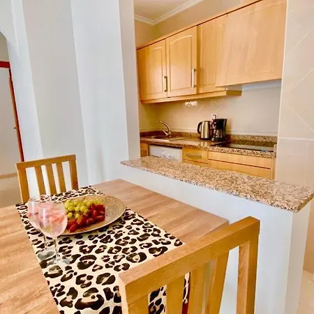 Leonarda Apartment *